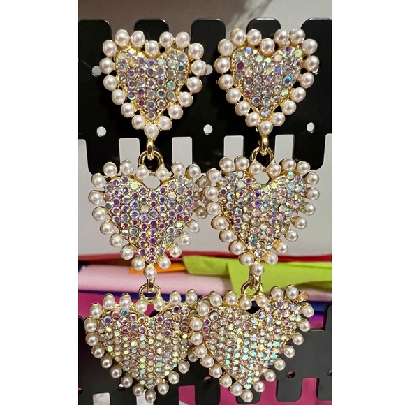 LAST 1! Heart Shape Drop Rhinestone Faux Pearl w/Shimmering CZ Stones Earrings - Picture 4 of 8